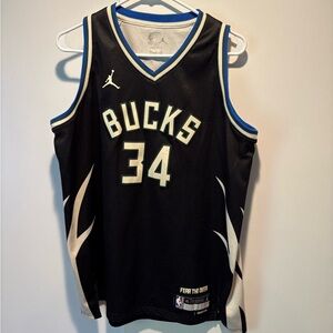 Boy’s XL, NBA Milwaukee Bucks, basketball Jersey